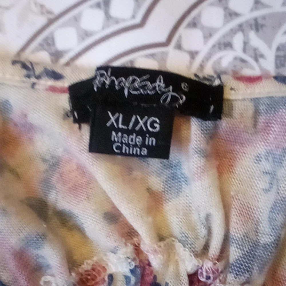 JUNIORS floral top - Picture 12 of 12